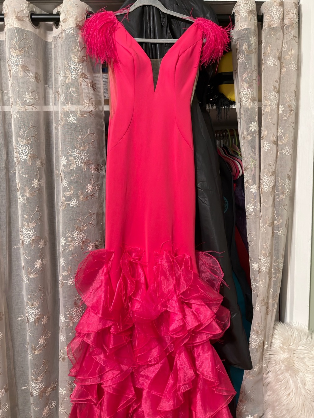 Ava Presley Hot Pink Feather-Trim Ruffle Dress size 00